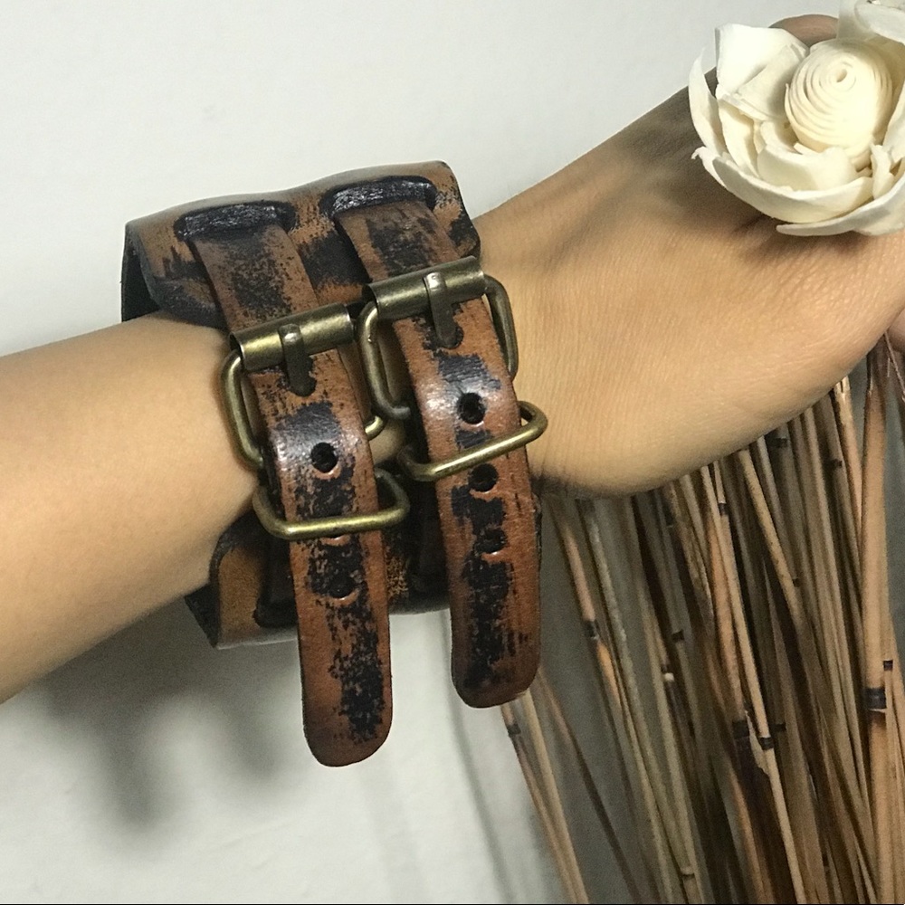 ♠️🎸Unique- PU Bracelet 📸♣️